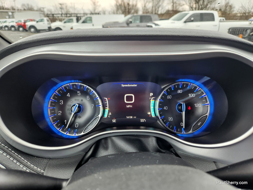 Used 2024 Chrysler Pacifica Touring image 48