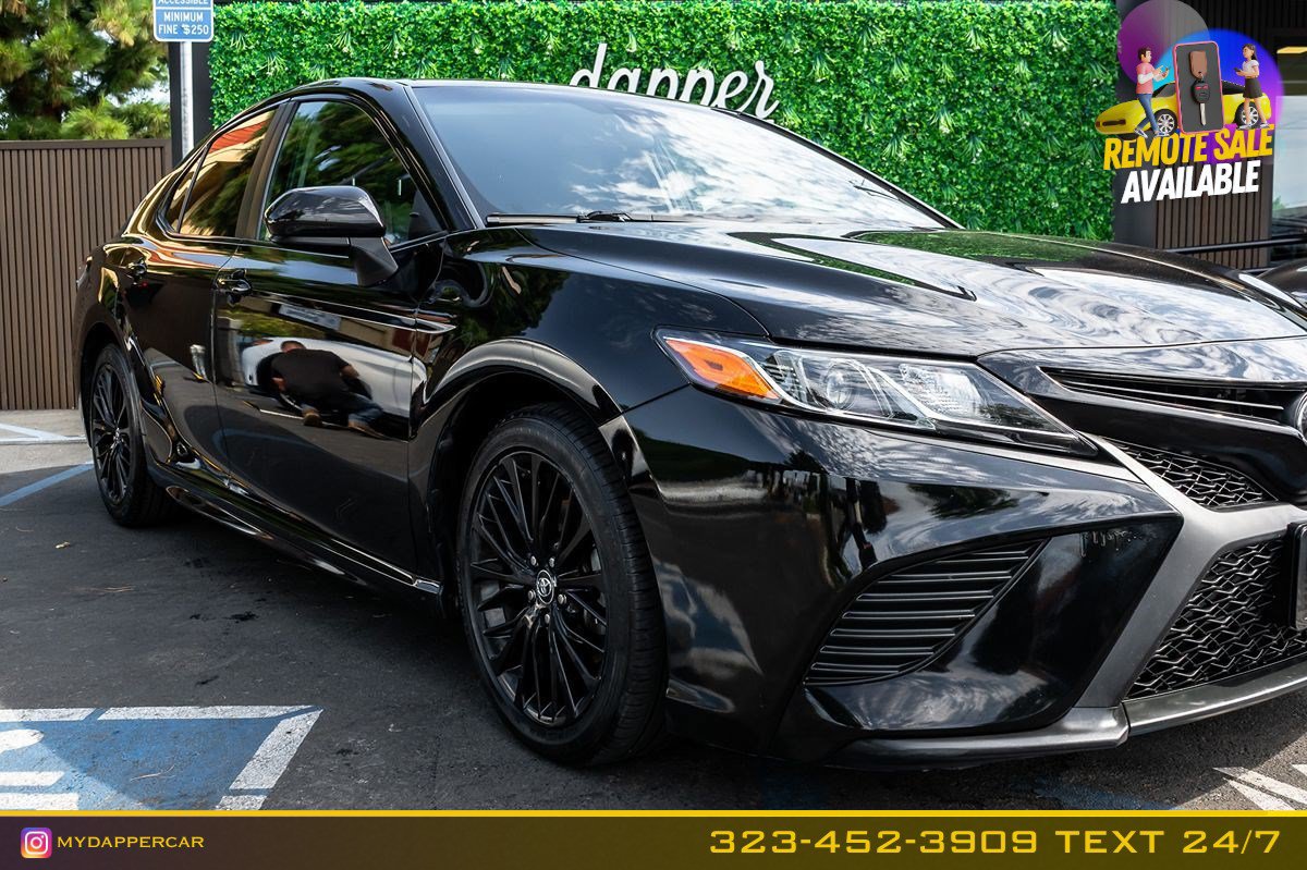 Used 2020 Toyota Camry SE FWD image 4