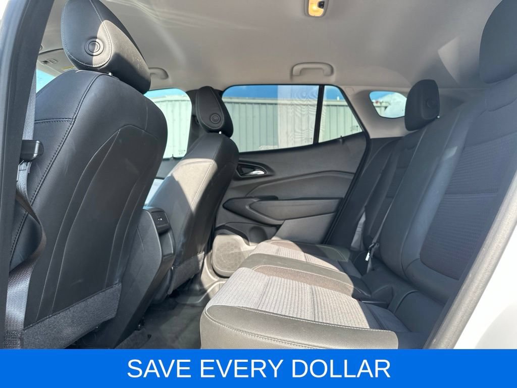 Used 2024 Chevrolet Trax LT w/ Driver Confidence Package FWD image 19