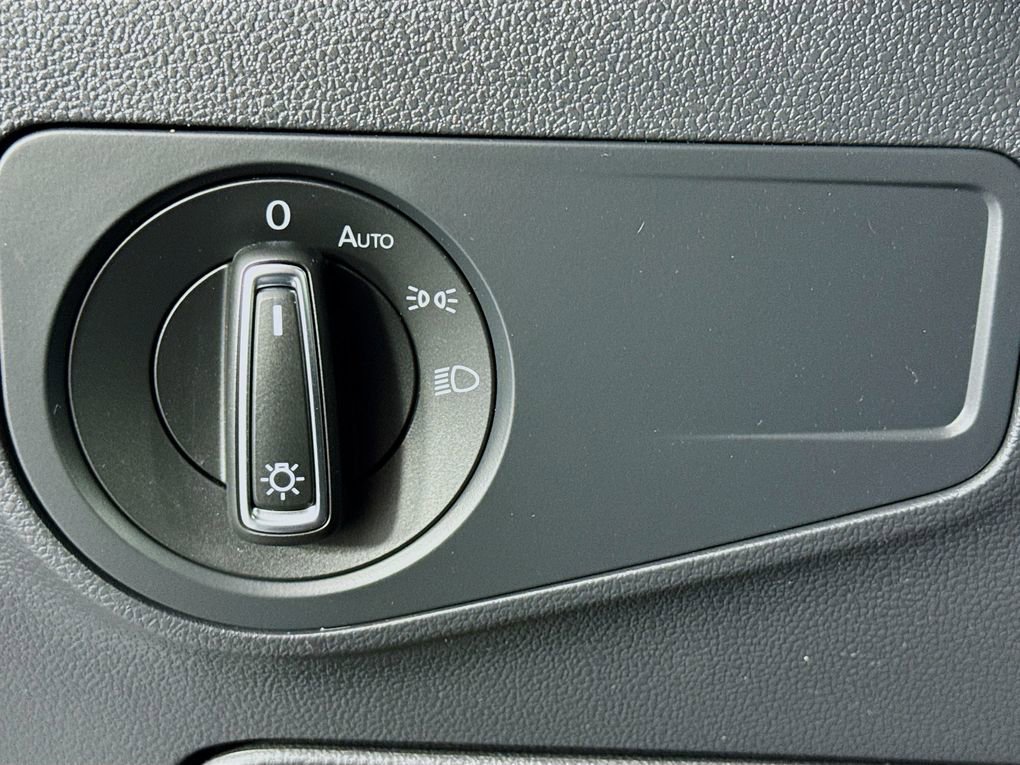 Used 2024 Volkswagen Tiguan SE R-Line image 14