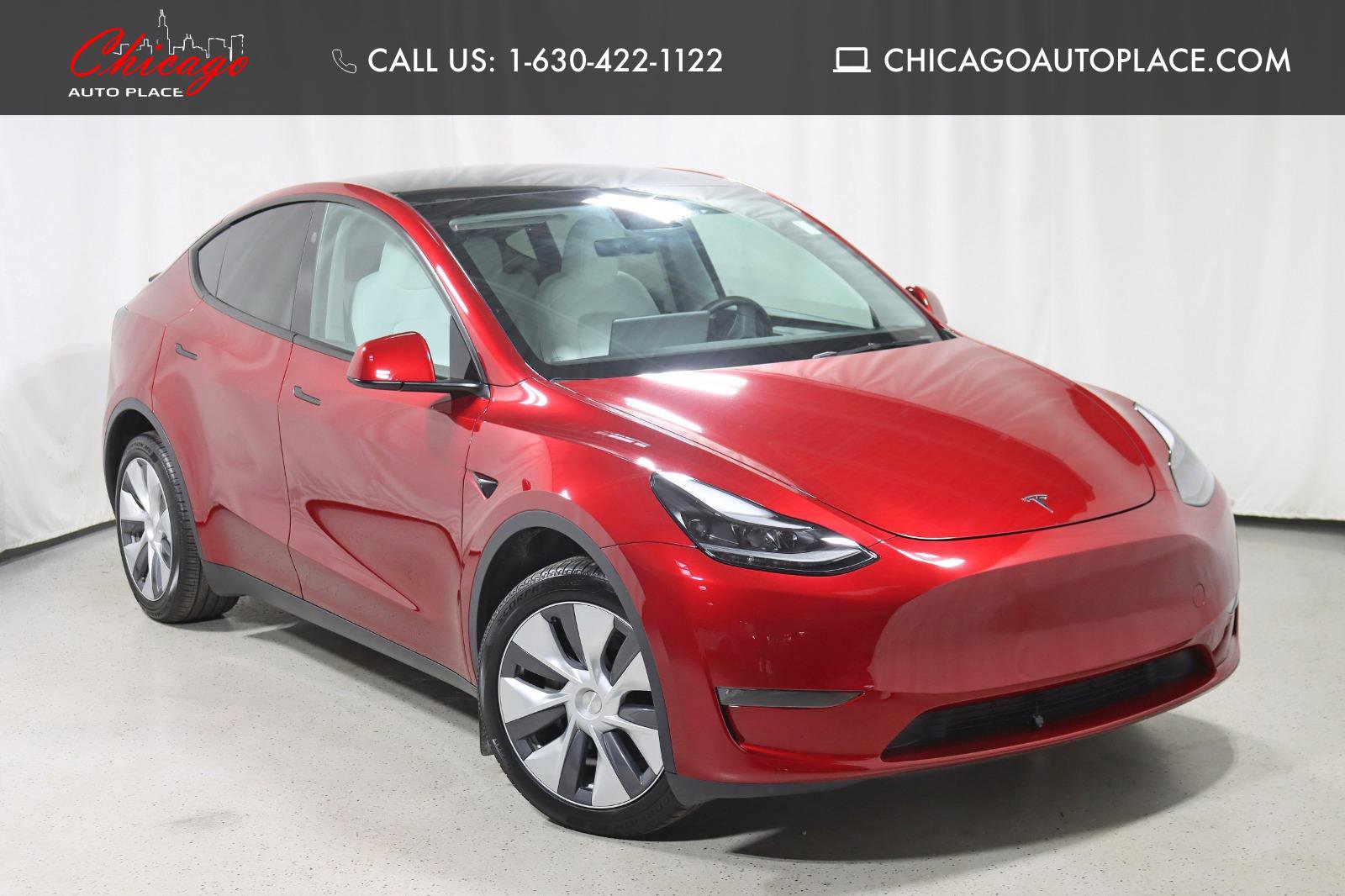 Used 2024 Tesla Model Y Long Range AWD/4WD image 1