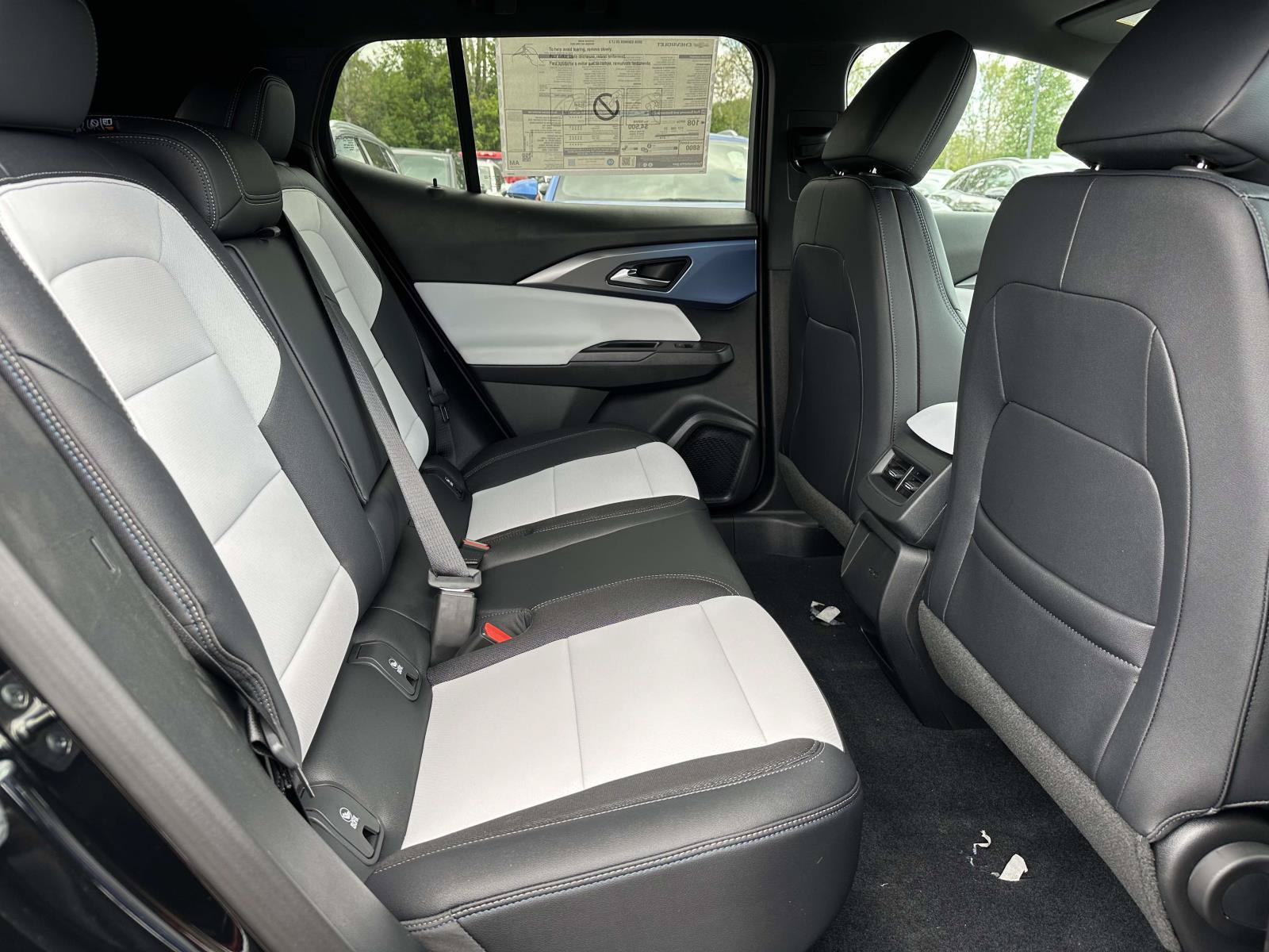 New 2026 Chevrolet Equinox EV LT w/ LPO, Blackout Package FWD image 24