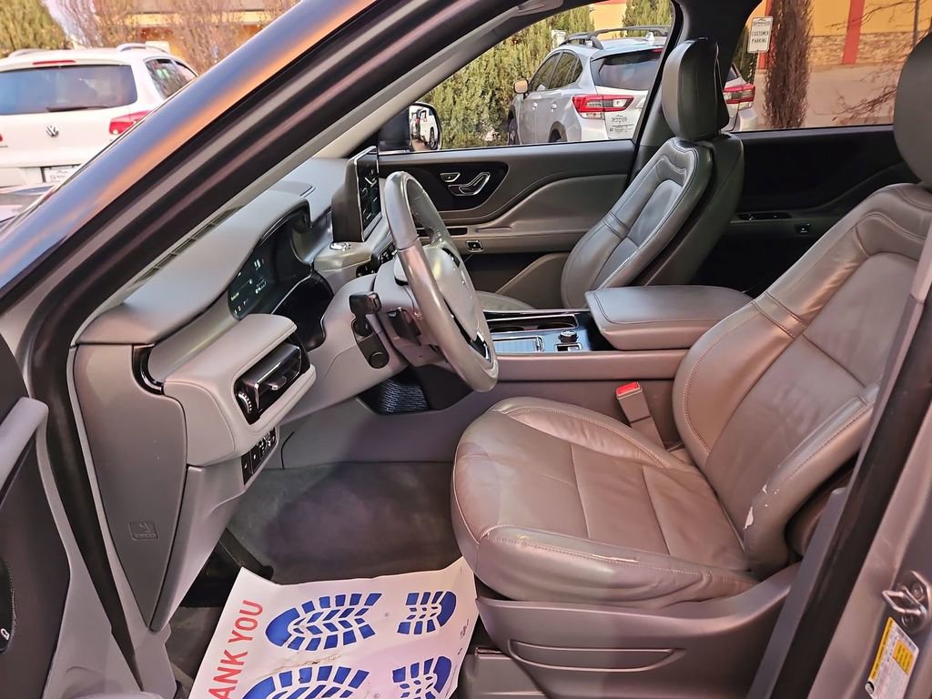 Used 2020 Lincoln Aviator Reserve w/ Equipment Group 201A image 12