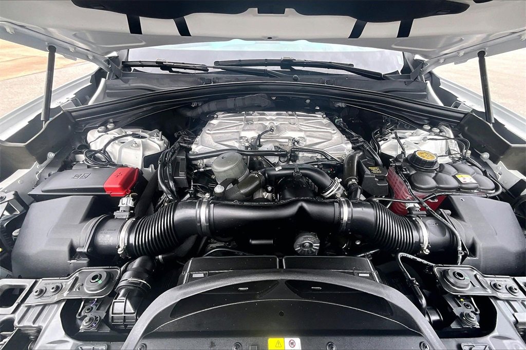 Used 2024 Jaguar F-PACE SVR image 9