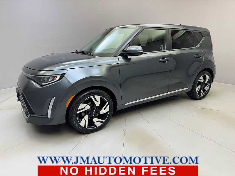 Used 2023 Kia Soul GT-Line w/ GT-Line Technology Package FWD image 1