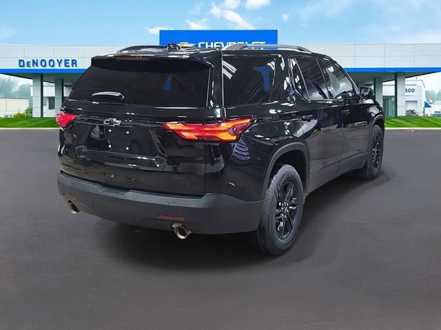 Used 2023 Chevrolet Traverse LT w/ Midnight/Sport Edition image 8