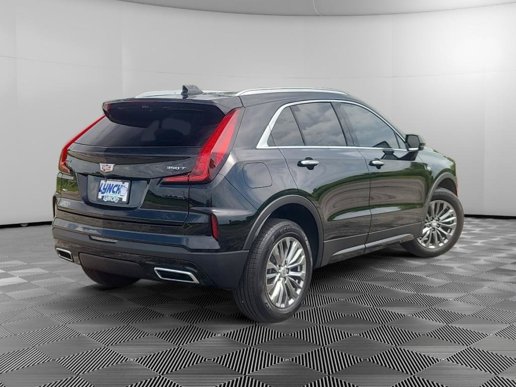 Used 2024 Cadillac XT4 Premium Luxury w/ Technology Package AWD/4WD image 4