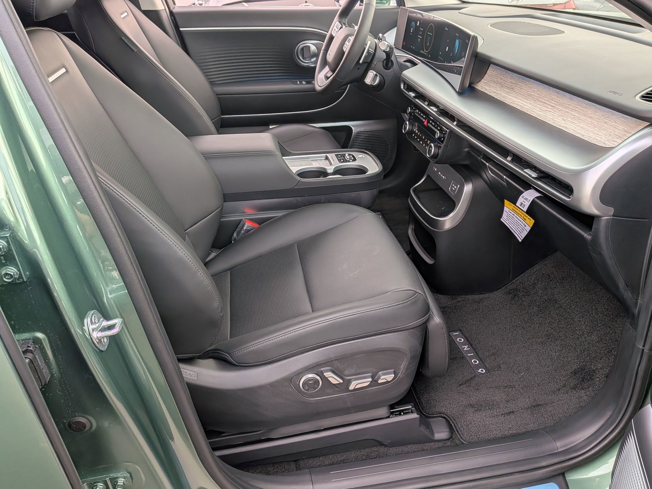 New 2026 Hyundai Ioniq 9 Limited image 25