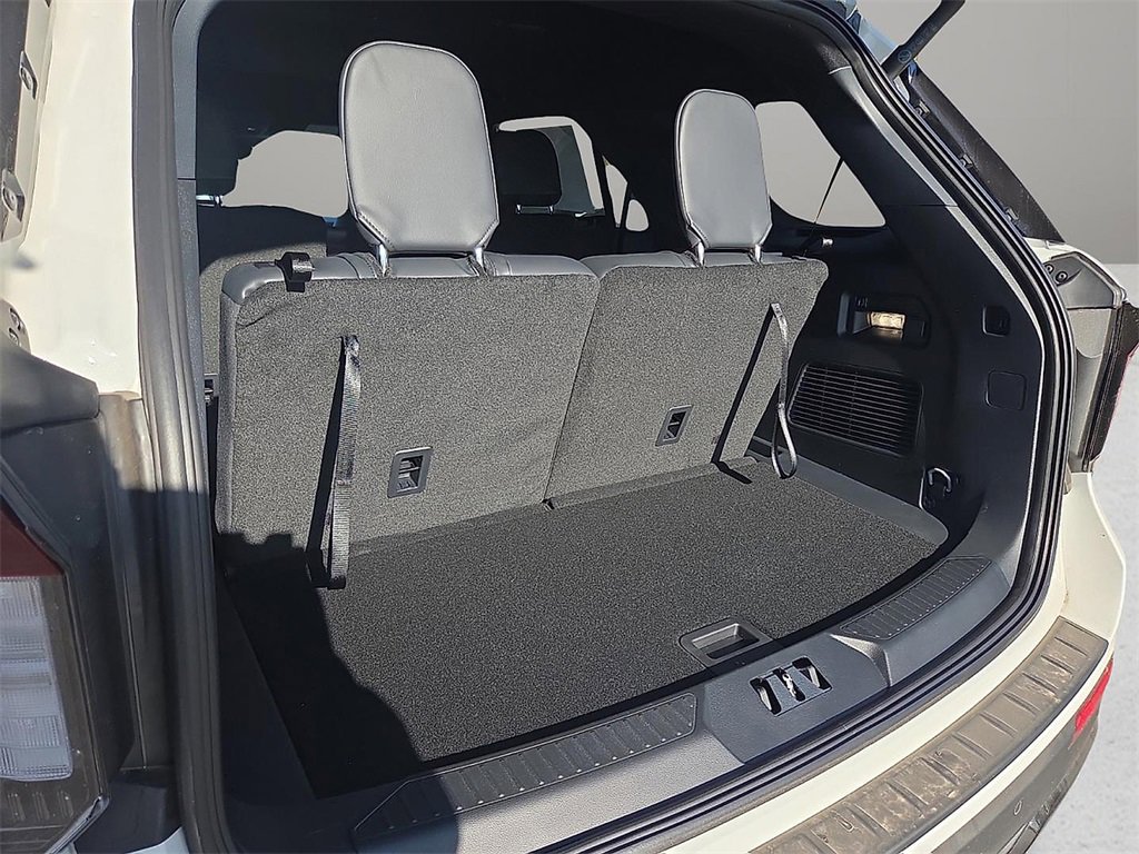 New 2026 Ford Explorer ST-Line w/ ST-Line Street Pack image 8