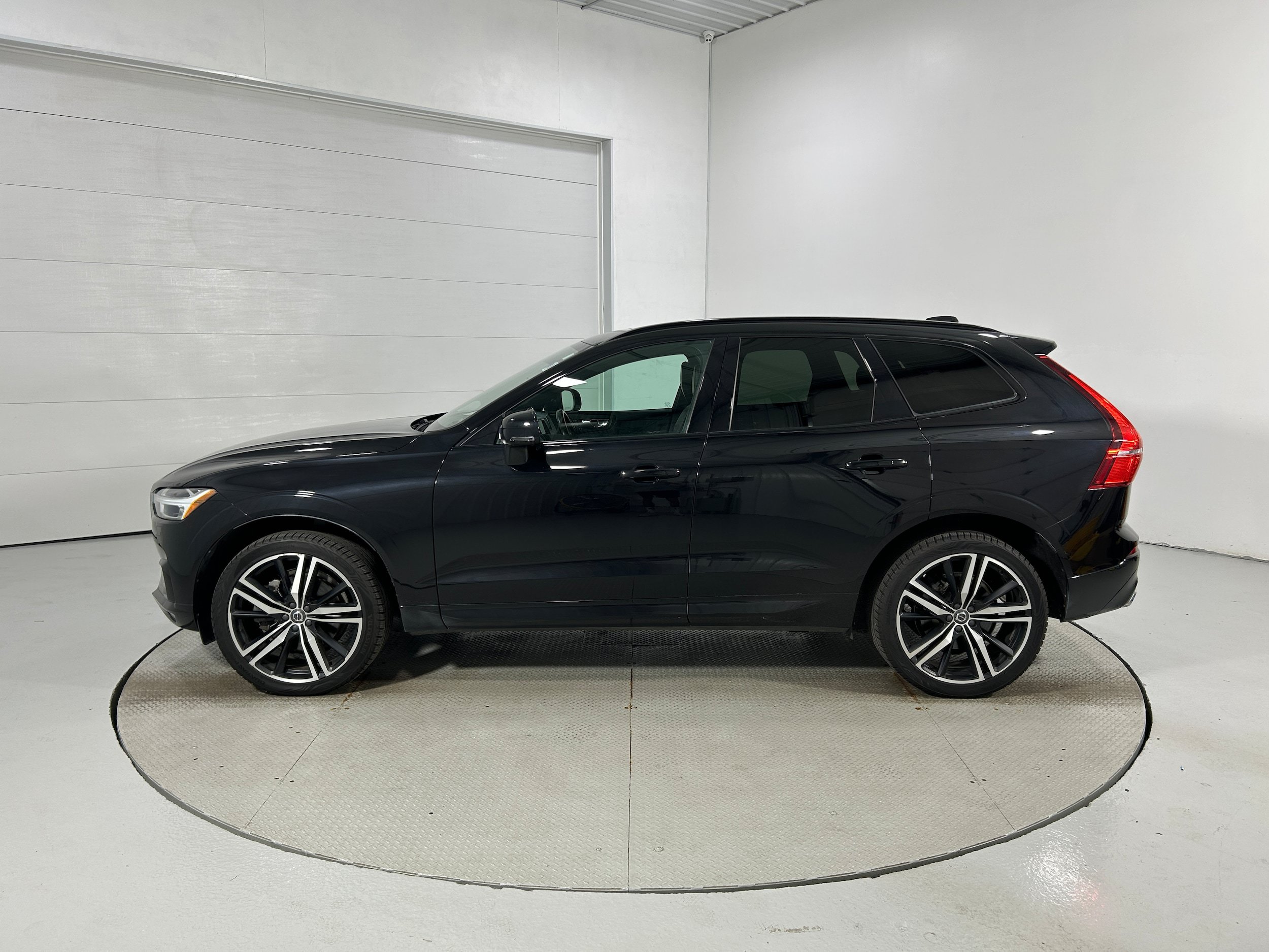 Used 2020 Volvo XC60 T6 R-Design w/ Protection Package Premier AWD/4WD image 21
