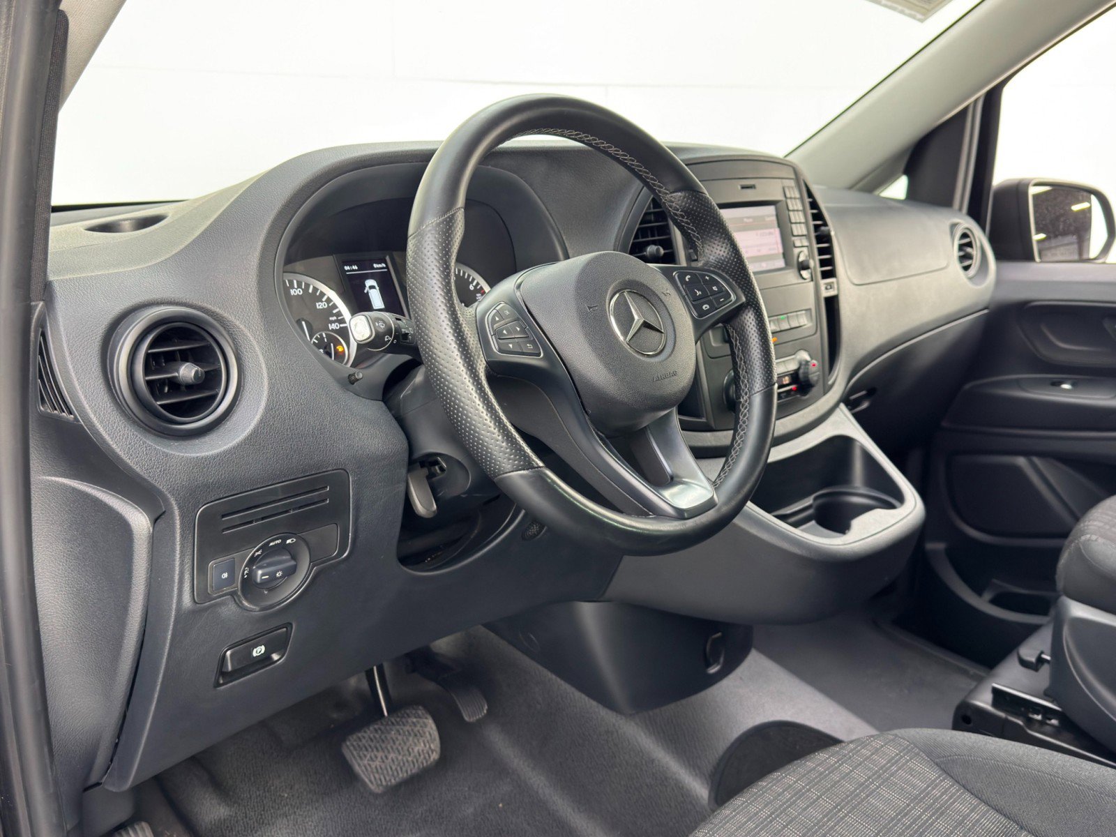 Used 2019 Mercedes-Benz Metris Passenger image 12