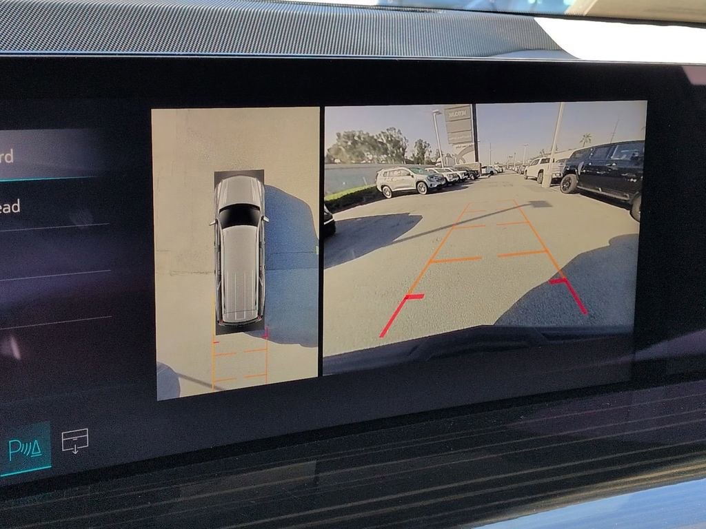 Certified 2025 Cadillac Escalade ESV Premium Luxury image 7