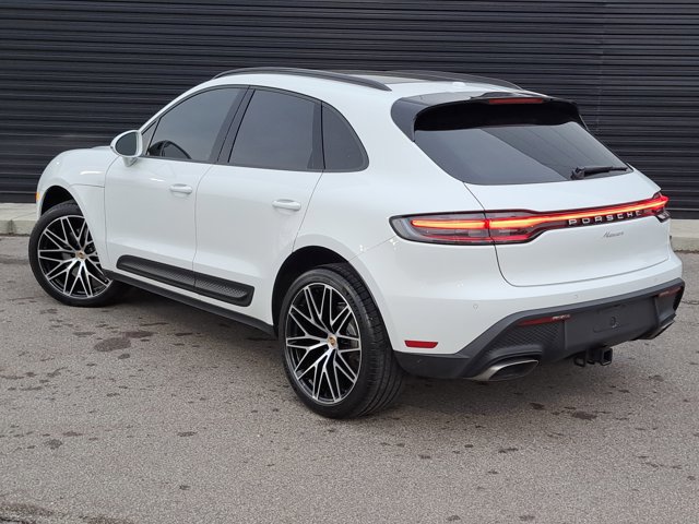 Certified 2023 Porsche Macan image 3