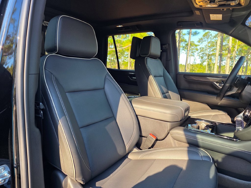 Used 2026 GMC Yukon Elevation w/ Elevation Premium Package RWD image 30