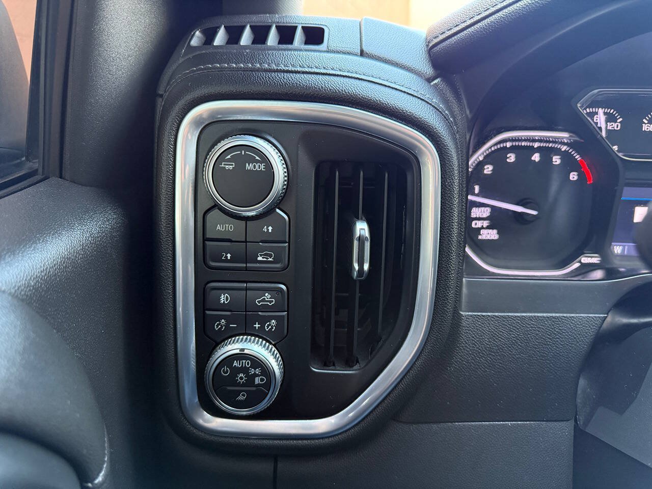 Used 2020 GMC Sierra 1500 SLT w/ SLT Premium Plus Package AWD/4WD image 14