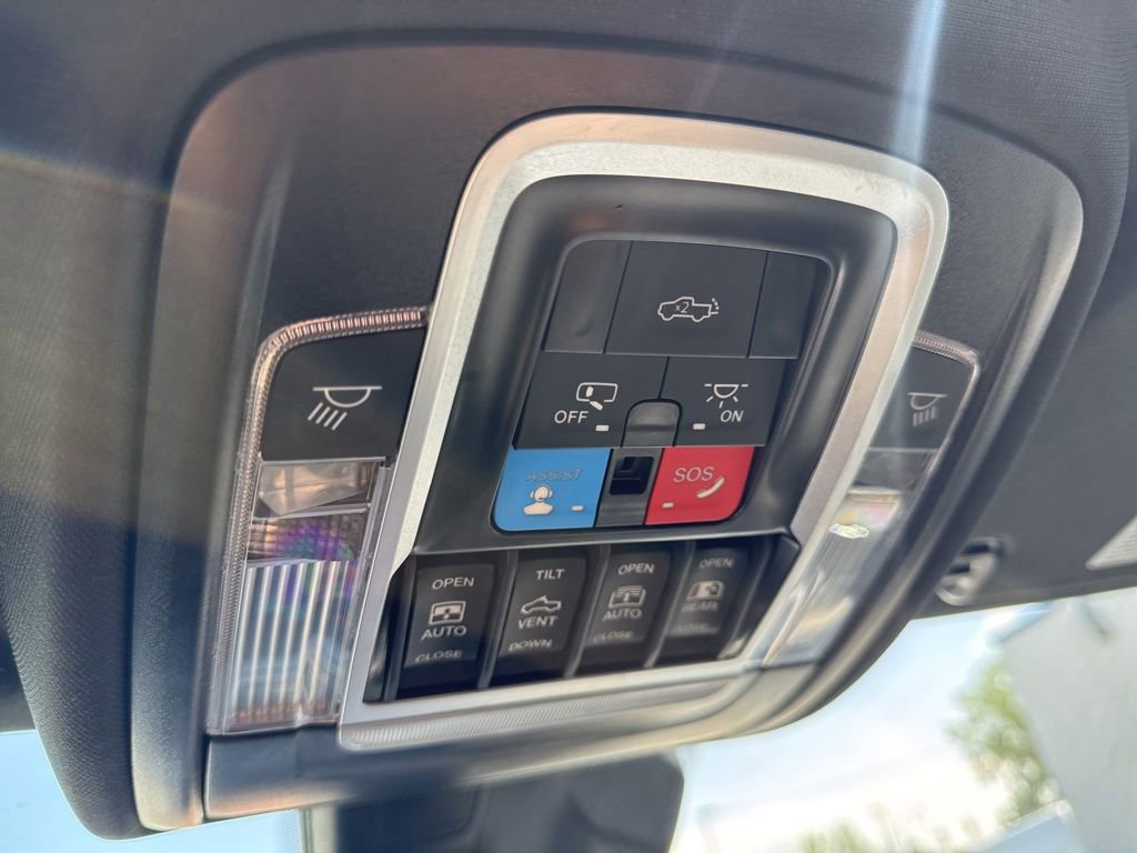 Used 2025 RAM 1500 Limited AWD/4WD image 26