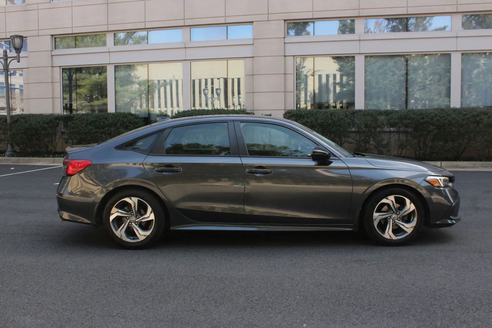 Used 2022 Honda Civic Sport image 6