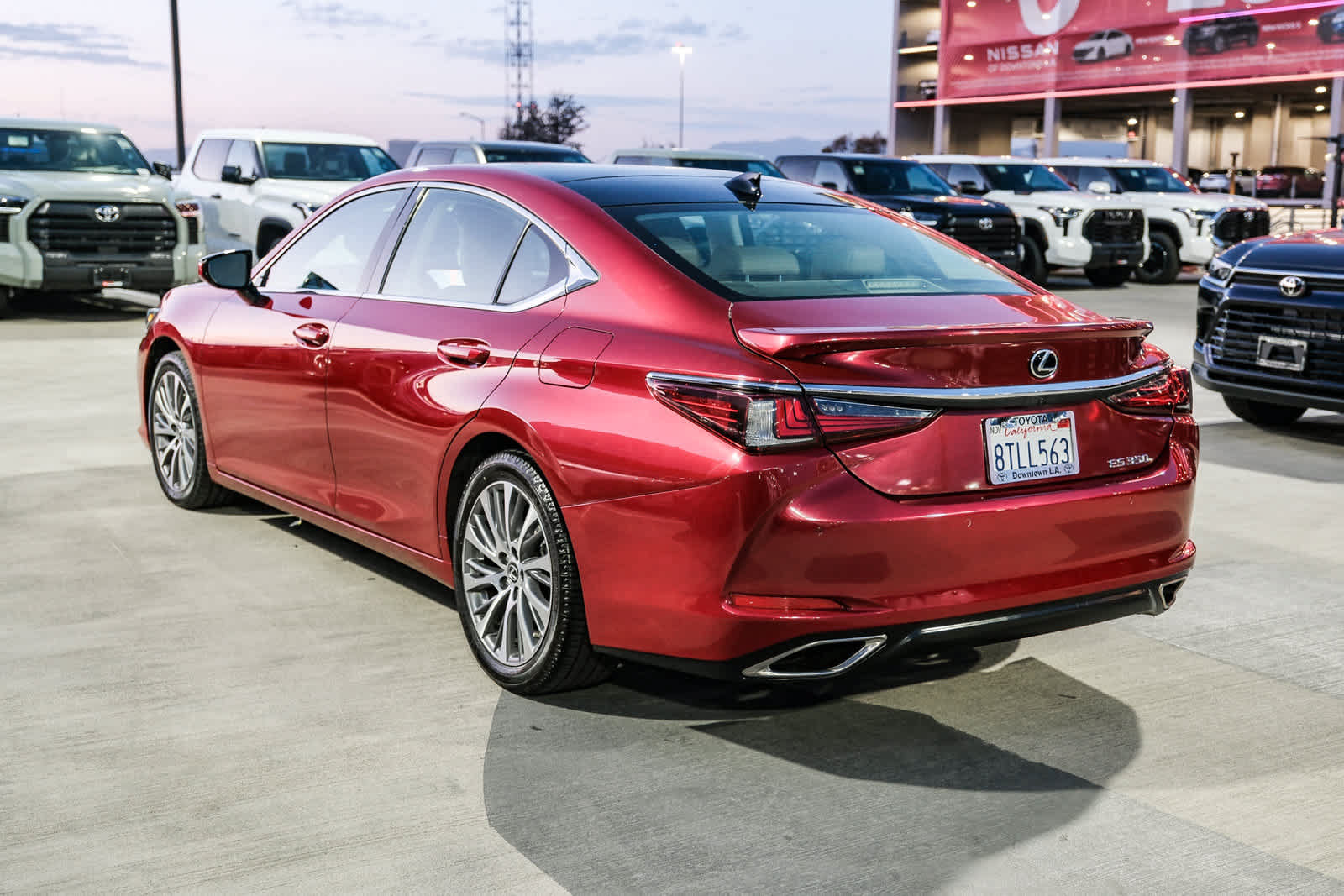 Used 2021 Lexus ES 350 w/ Premium Package FWD image 6