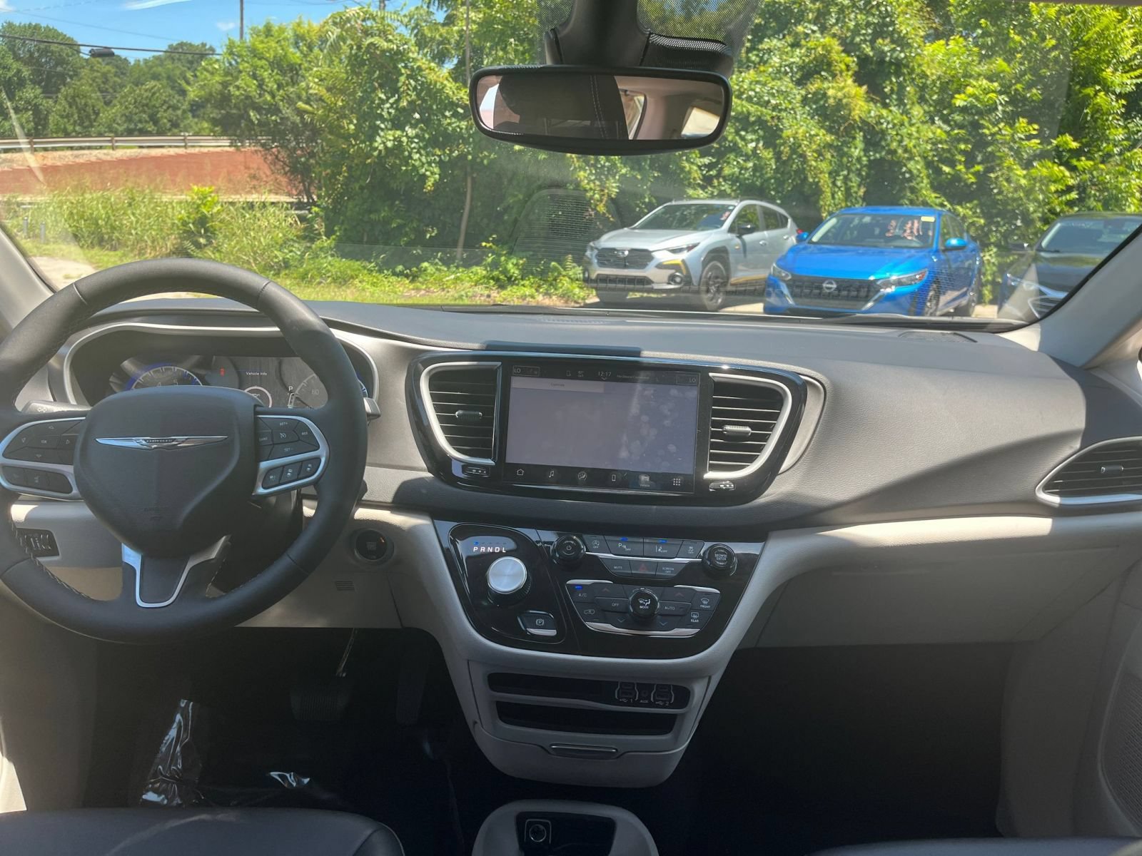 Used 2024 Chrysler Pacifica Touring-L FWD image 34