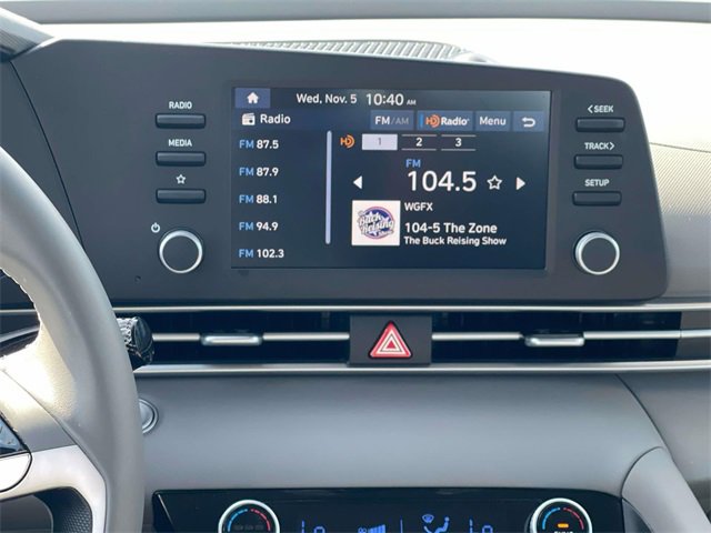 Certified 2025 Hyundai Elantra Sport image 12