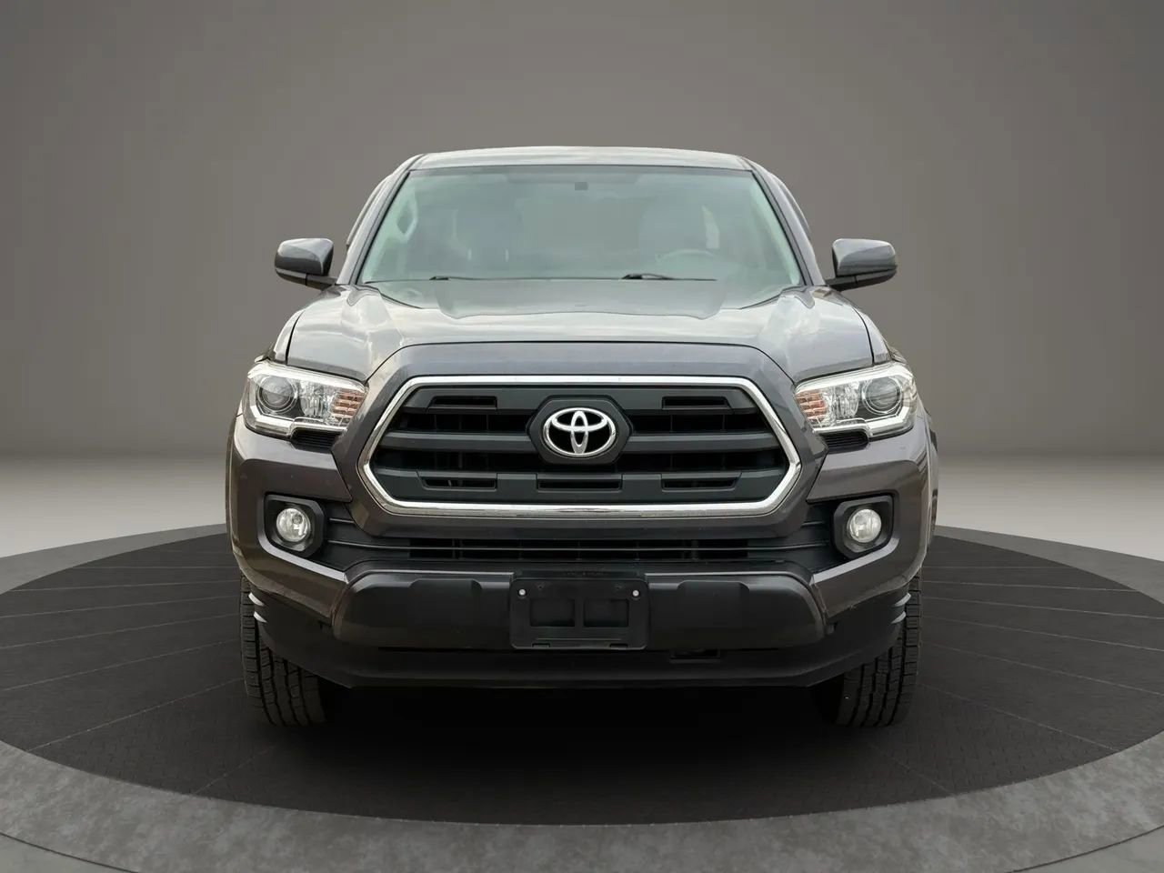 Used 2017 Toyota Tacoma SR5 w/ Tow Package image 2