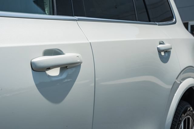New 2026 Volvo XC90 B6 Plus w/ Protection Package Premier AWD/4WD image 17