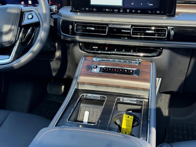 New 2025 Lincoln Aviator Reserve w/ Illumination Package image 18
