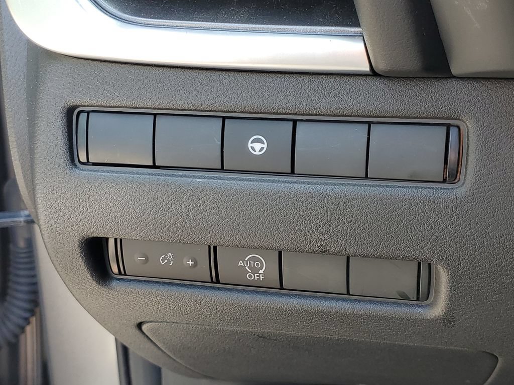 Used 2023 Nissan Rogue SV AWD/4WD image 21