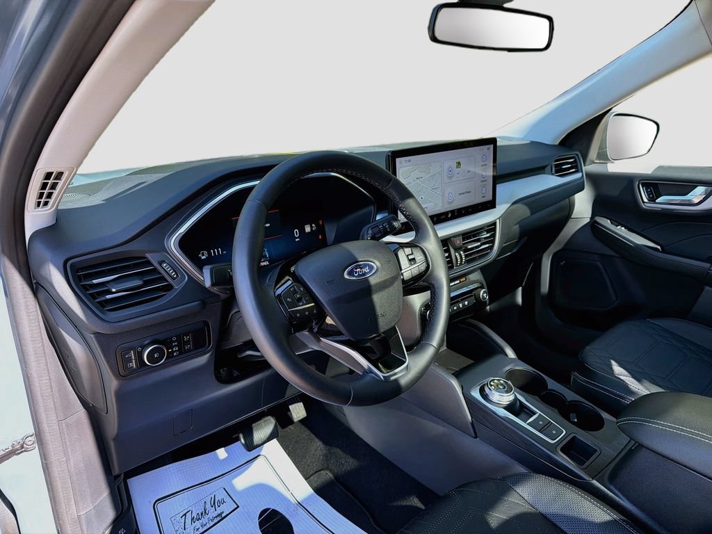 Used 2023 Ford Escape Platinum w/ Premium Technology Package AWD/4WD image 9
