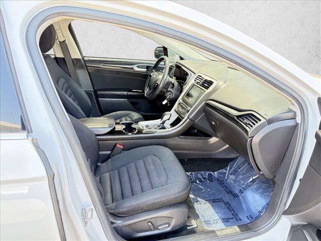Used 2016 Ford Fusion SE FWD image 14