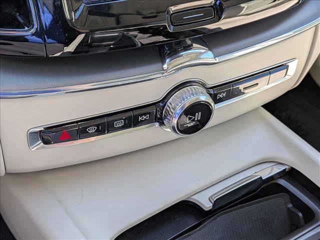 Used 2023 Volvo XC60 B5 Core image 15