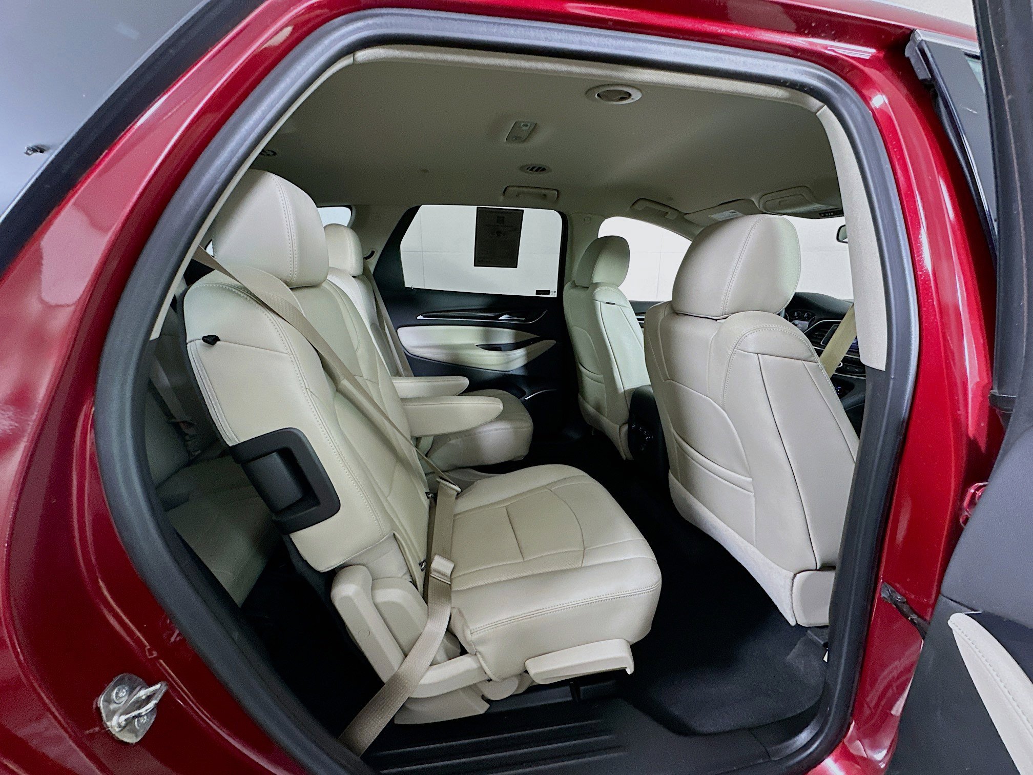 Used 2020 Buick Enclave Essence w/ LPO, Luxury Package FWD image 30