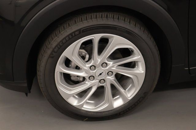 New 2027 Chevrolet Bolt LT w/ Comfort Package FWD image 7