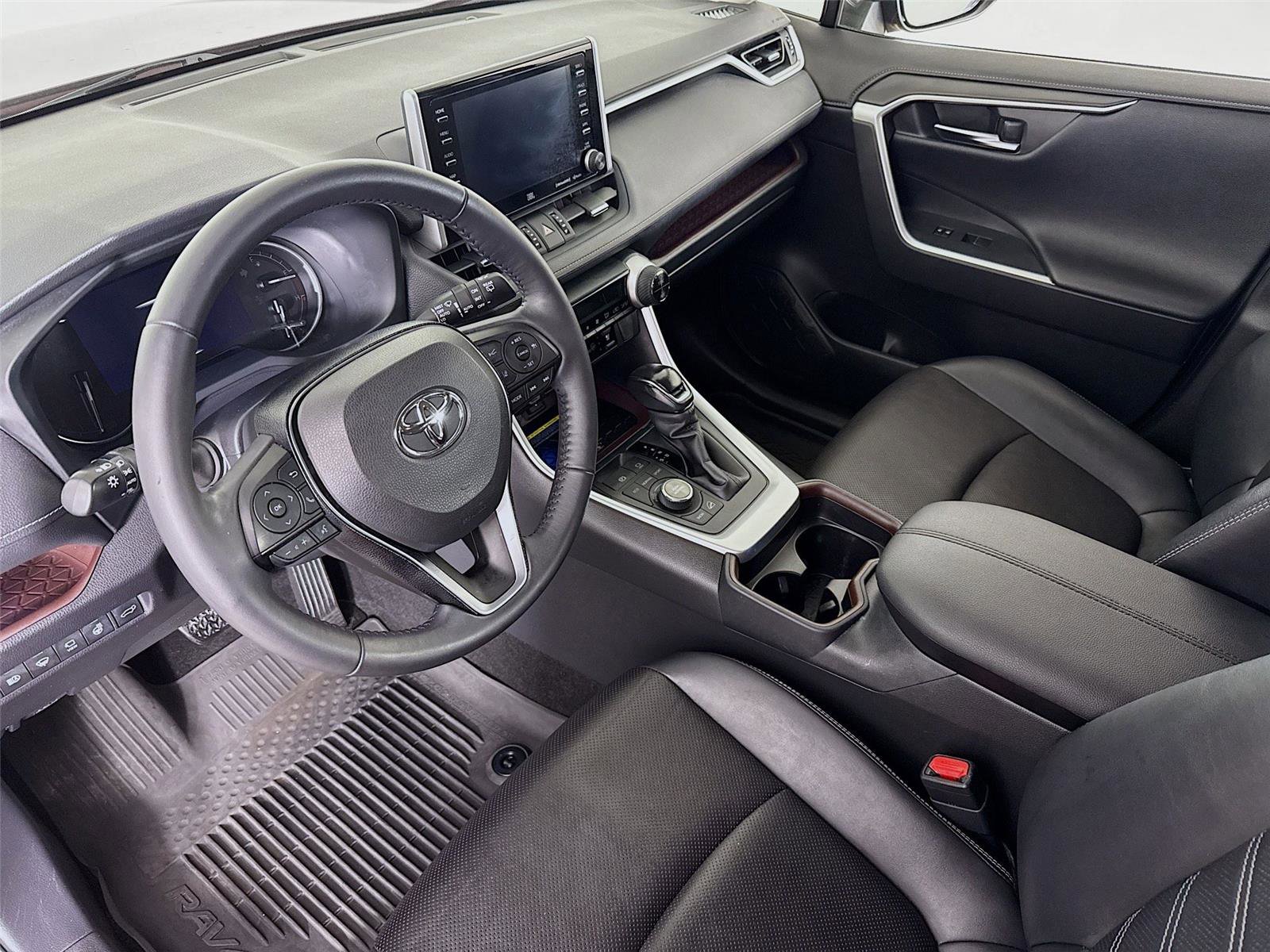 Used 2021 Toyota RAV4 Limited image 11