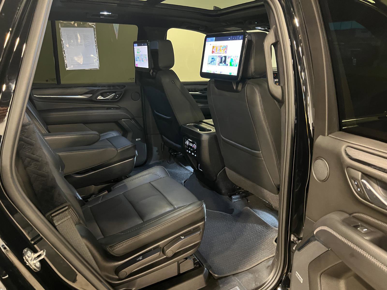 Used 2024 GMC Yukon Denali w/ Advanced Technology Package image 40