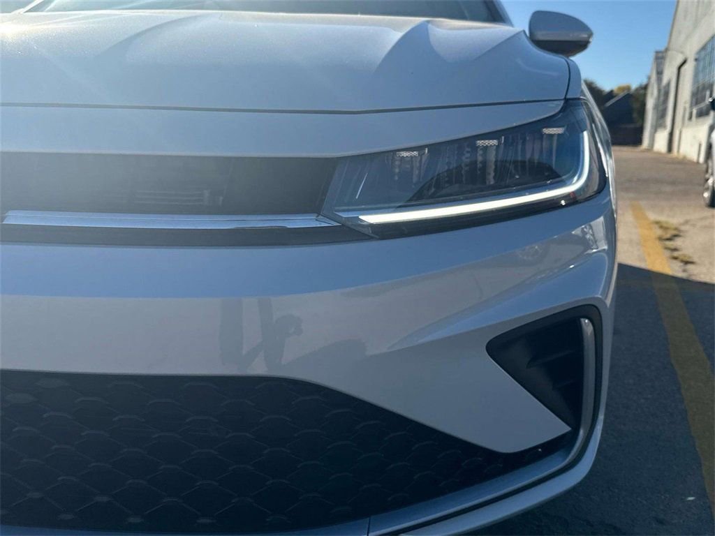 New 2026 Volkswagen Jetta SE image 8