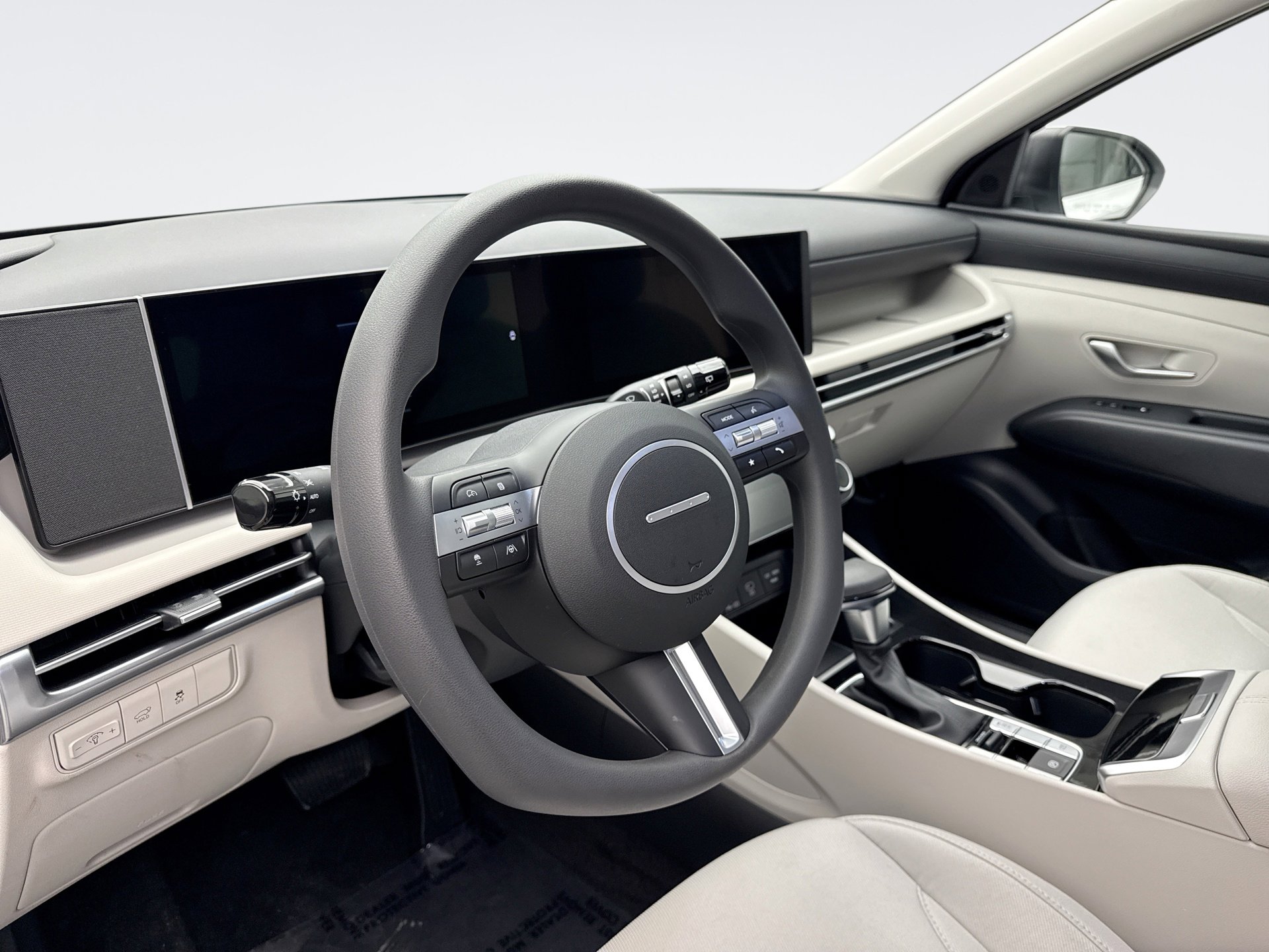 Used 2026 Hyundai Tucson SEL image 10