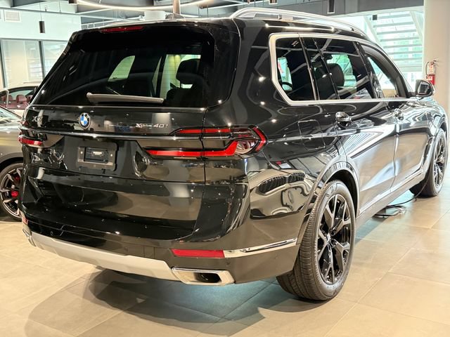 Used 2024 BMW X7 xDrive40i w/ Parking Assistance Package AWD/4WD image 4