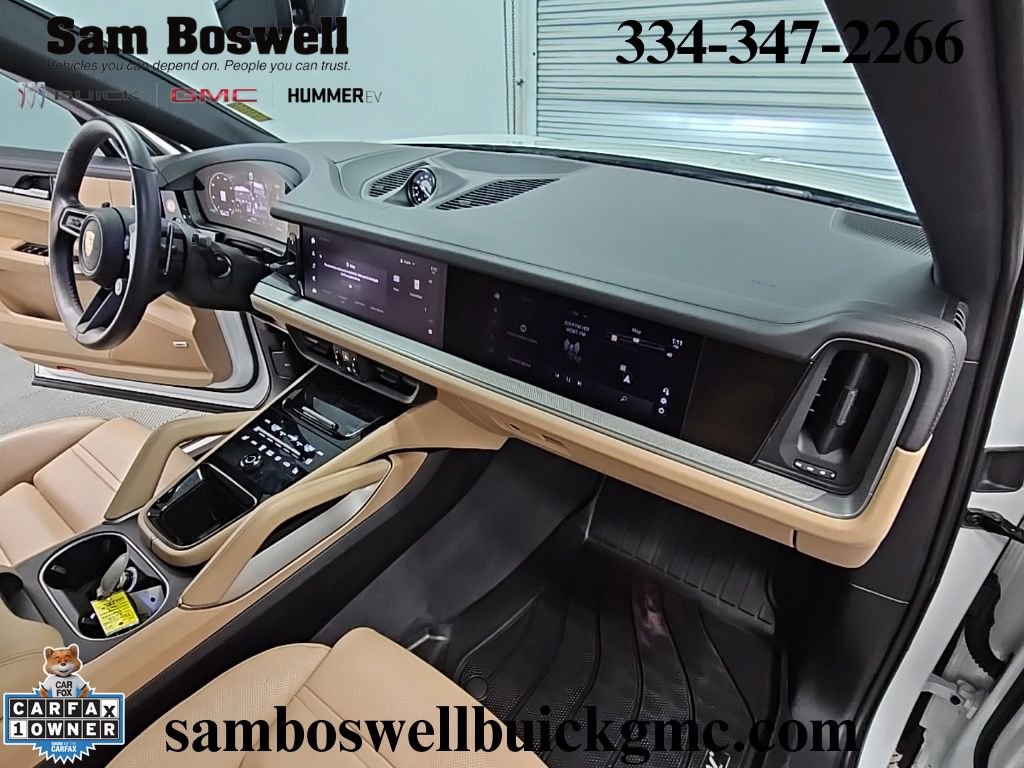 Used 2025 Porsche Cayenne Coupe image 40