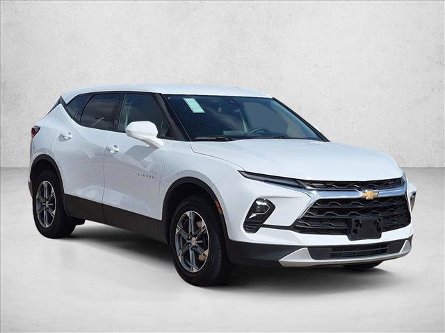 Used 2025 Chevrolet Blazer LT AWD/4WD image 3