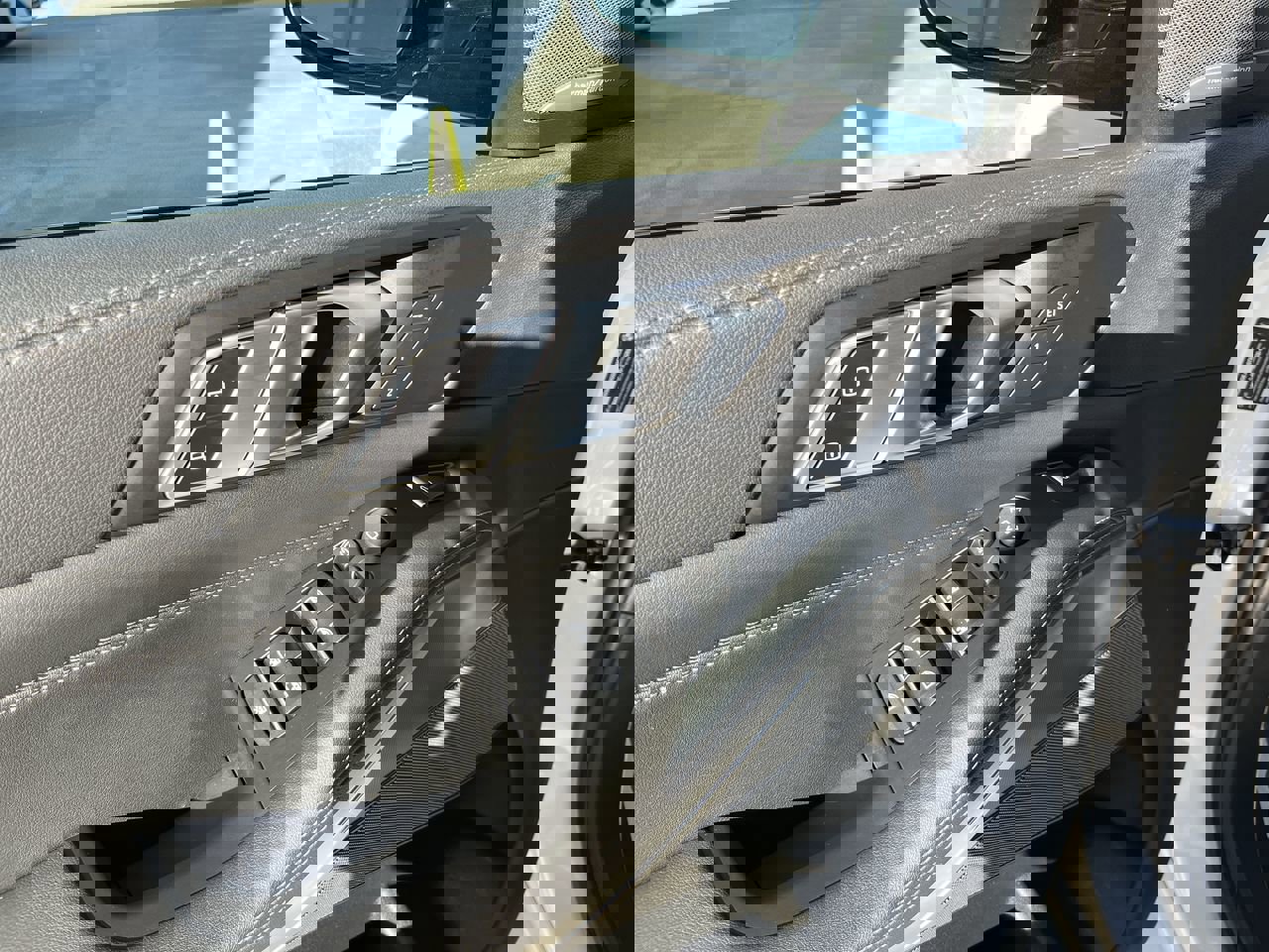 Used 2023 BMW X5 xDrive40i w/ M Sport Package image 19