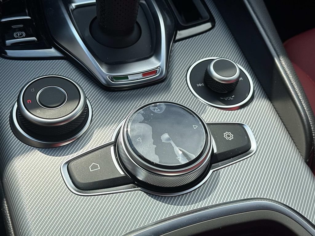 New 2026 Alfa Romeo Giulia AWD image 27