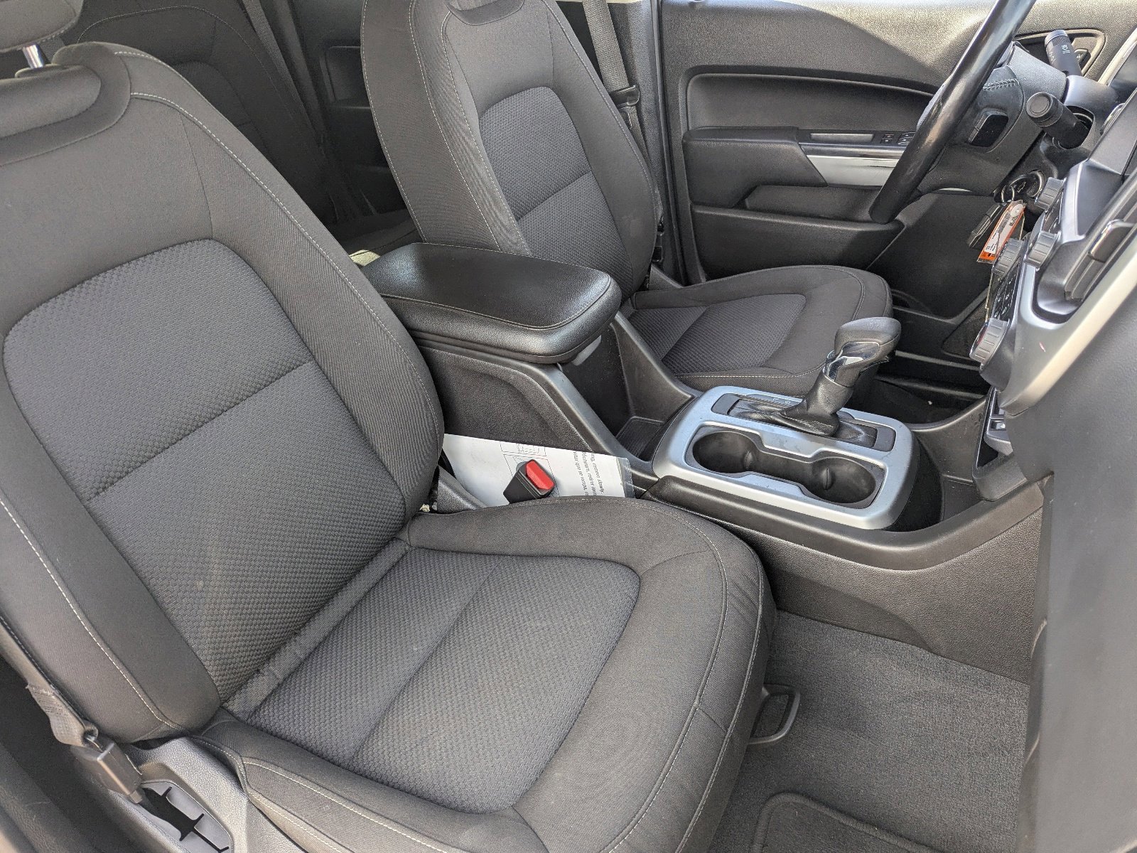 Used 2022 Chevrolet Colorado LT w/ LT Convenience Package image 11