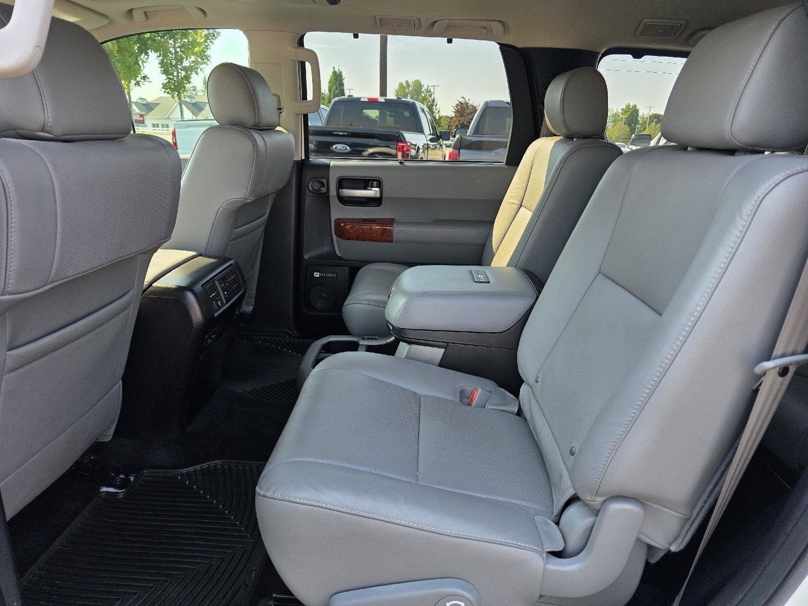 Used 2018 Toyota Sequoia Platinum AWD/4WD image 11