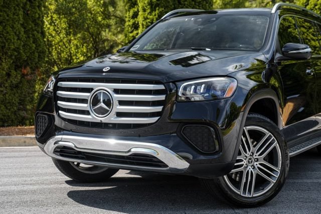 Used 2024 Mercedes-Benz GLS 450 4MATIC w/ Pinnacle Trim Package image 2