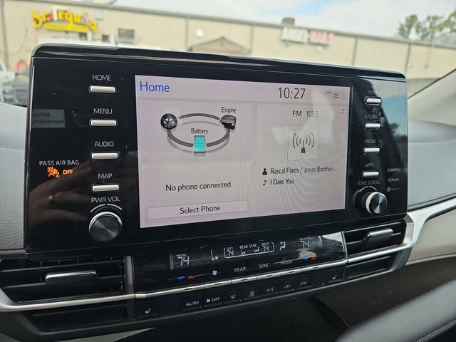 Used 2021 Toyota Sienna XLE image 17