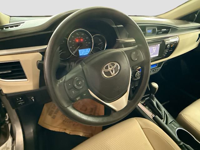 Used 2015 Toyota Corolla LE FWD image 12