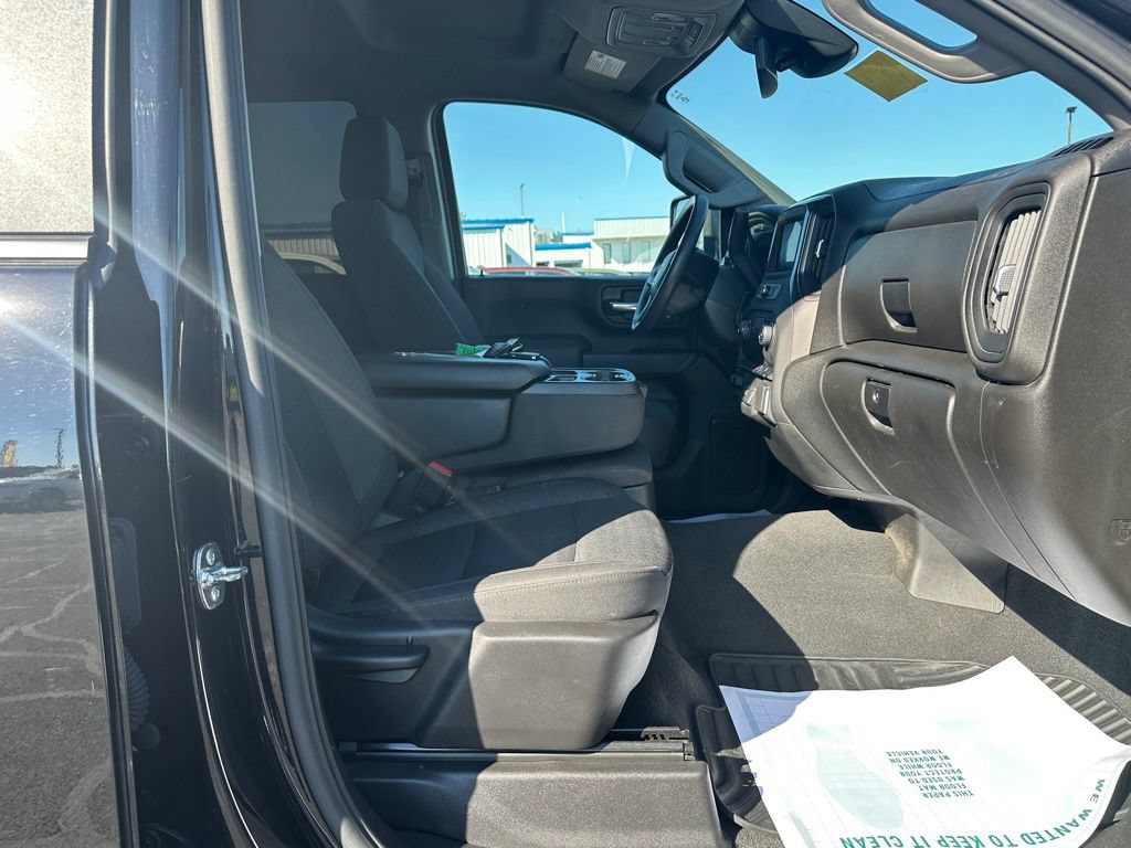 Used 2025 Chevrolet Silverado 2500 Custom w/ Custom Convenience Package AWD/4WD image 17