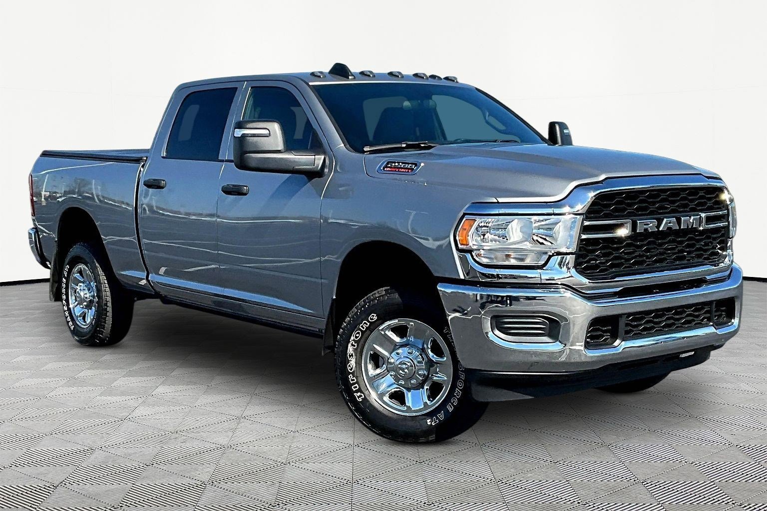 Used 2024 RAM 2500 Tradesman w/ Chrome Appearance Group image 3