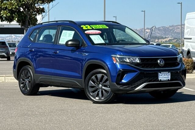 Certified 2022 Volkswagen Taos S FWD image 2